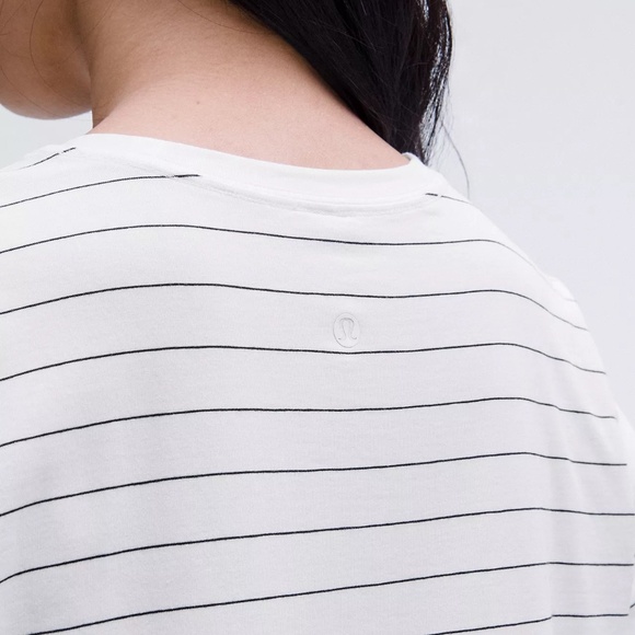 Lululemon Love Curved-Hem Crewneck T-Shirt size 4 - Picture 6 of 6